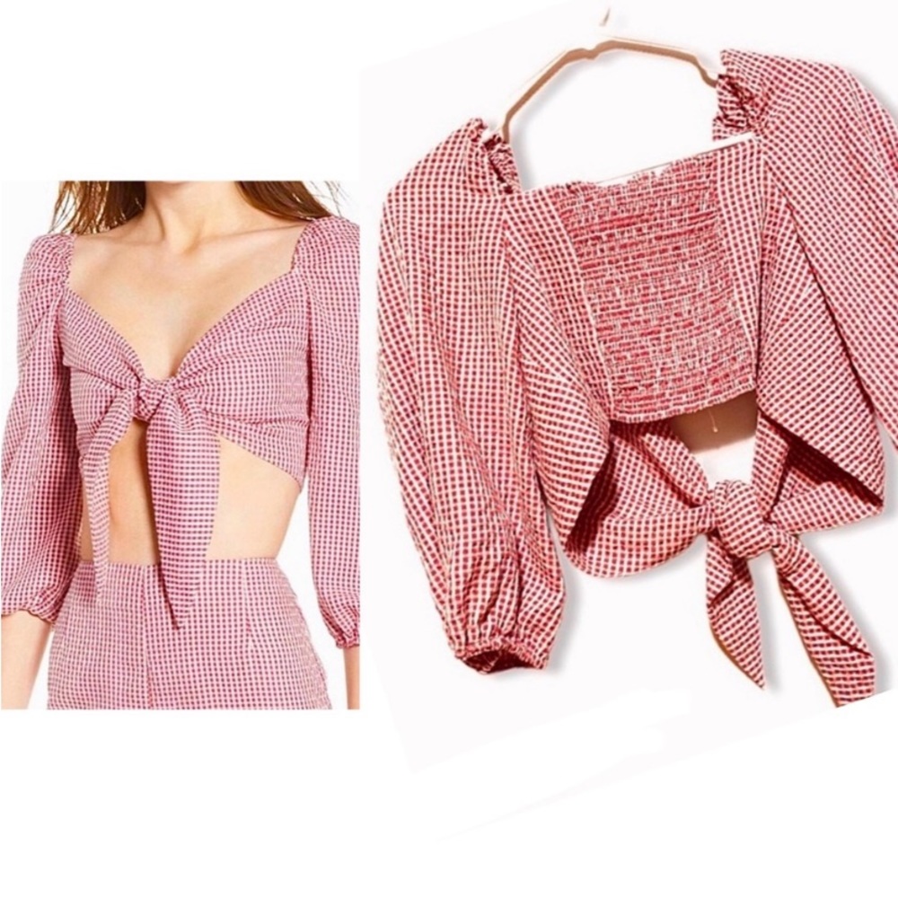 - 2XHP🎉NWT Wayf..Gingham Smocked Tie-Up Crop Top